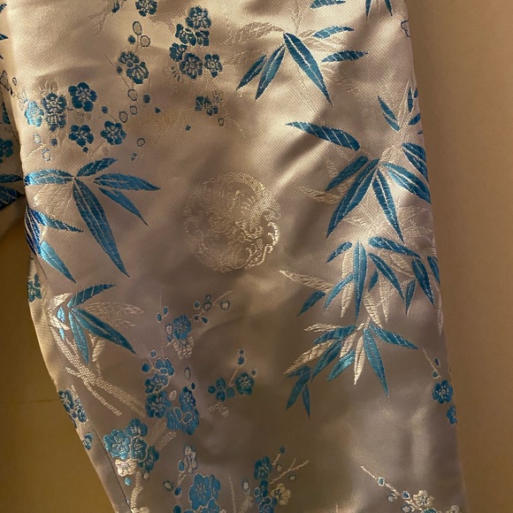 Chinese Brocade Light Blue Capri Pants (Size: 6) - Picture 6 of 8